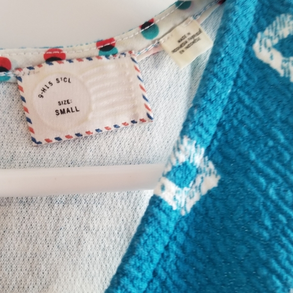 Top - Picture 4 of 4